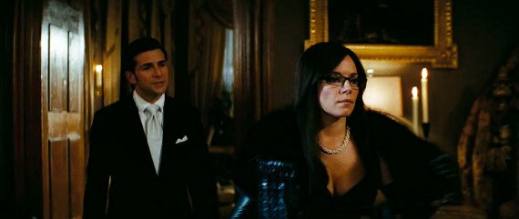 Sienna Miller showing off her stuff!